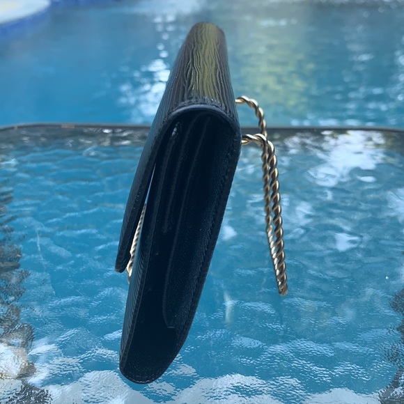 Preowned Louis Vuitton Black EPI Sarah Wallet - Picture 5 of 12